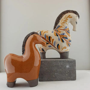 Brown navy small leaf patterned Horse (L)