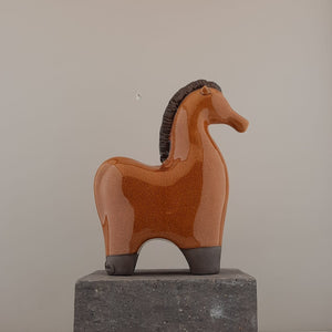 Brown Horse (M)